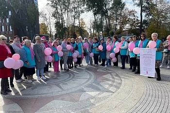 В Калининграде прошли «Прогулки с розовой лентой»