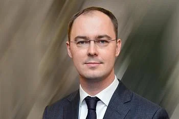 Министр здравоохранение поздравил сотрудников лечебных учреждений с 75-летием системы здравоохранения области